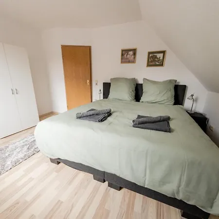 Grosszuegiges Wohlfuehlhaus Zwischen Stadt & Apartament Hinte