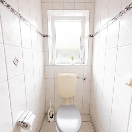 Grosszuegiges Wohlfuehlhaus Zwischen Stadt & Apartament Hinte